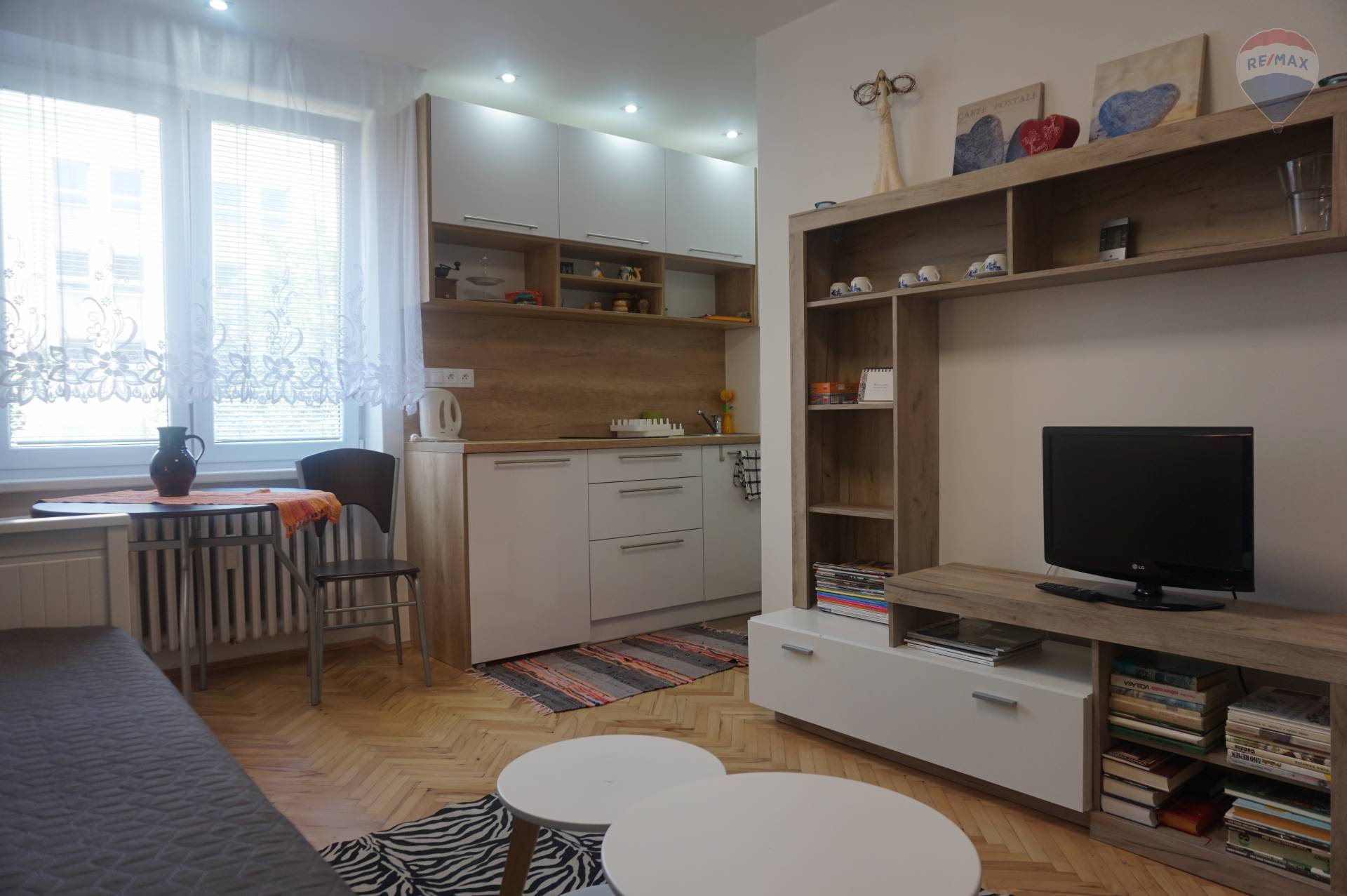 Na prenájom garsónka Poprad, centrum, krátkodobo,