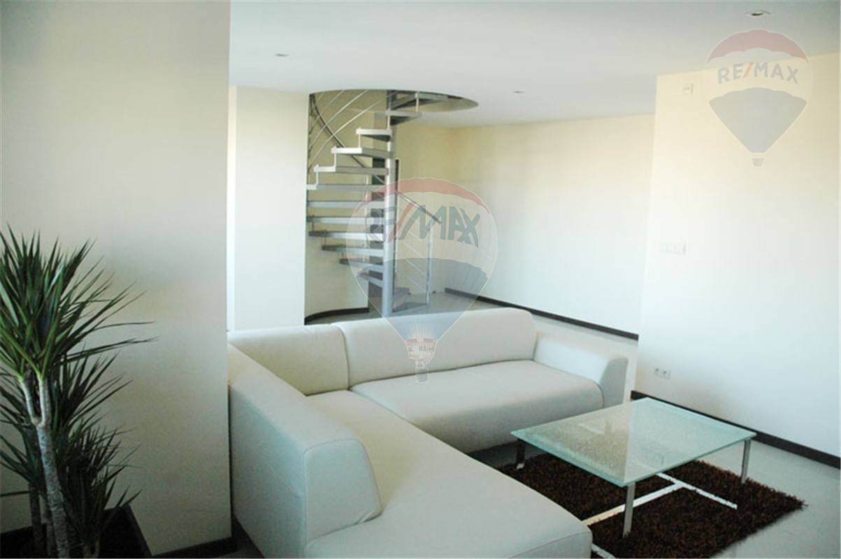 PRENÁJOM / FOR RENT-4 izbový mezonet (125+31 m 2) na Blumentálskej ulici