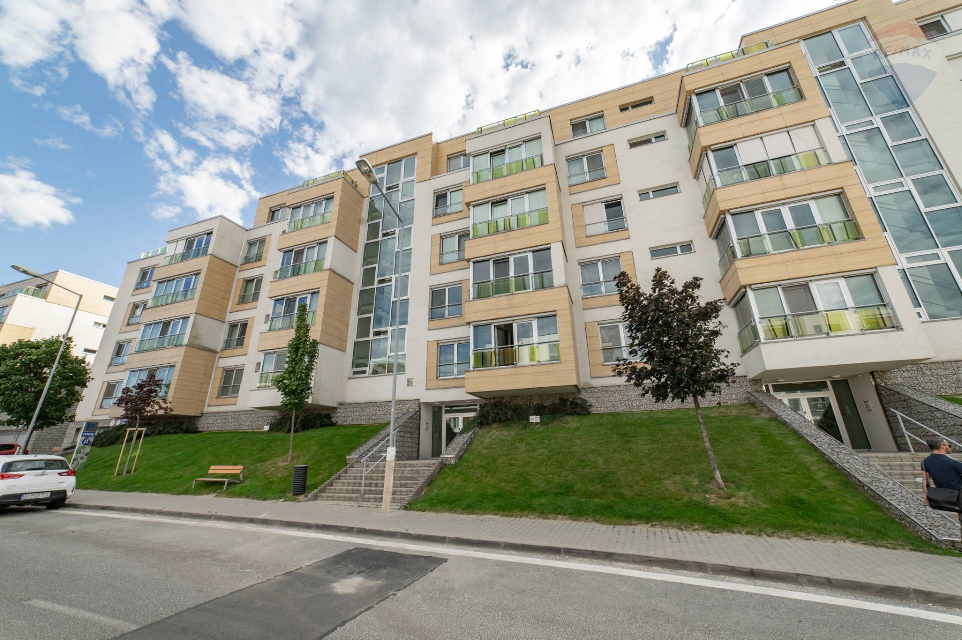 For Rent >> 3 bedroom flat – newly built building at Tupého Street 51A2