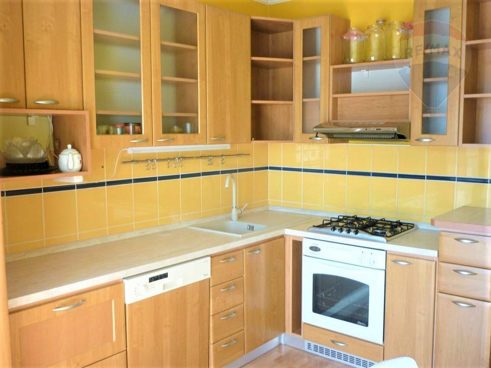 Predaj, 3 izbový, byt 72 m2, porekonštrukcii, Martin - Záturčie