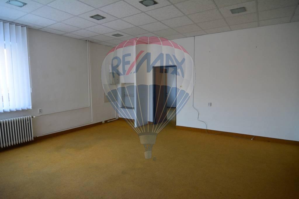 Na prenájom kancelárske priestory Poprad, 50,3m2, mestská časť Poprad - Veľká