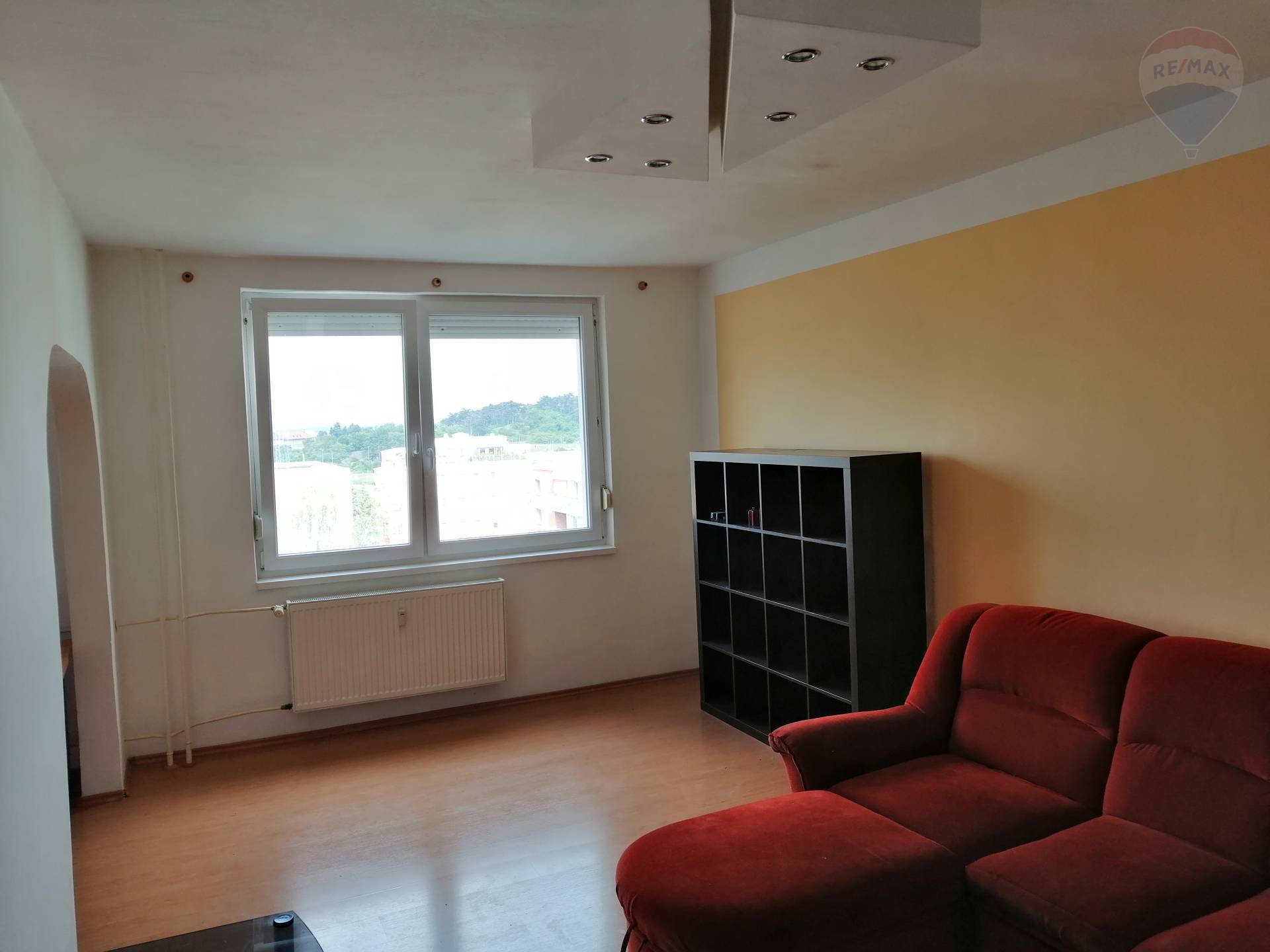 Prenájom 2 izbový byt Nitra, Čermáň