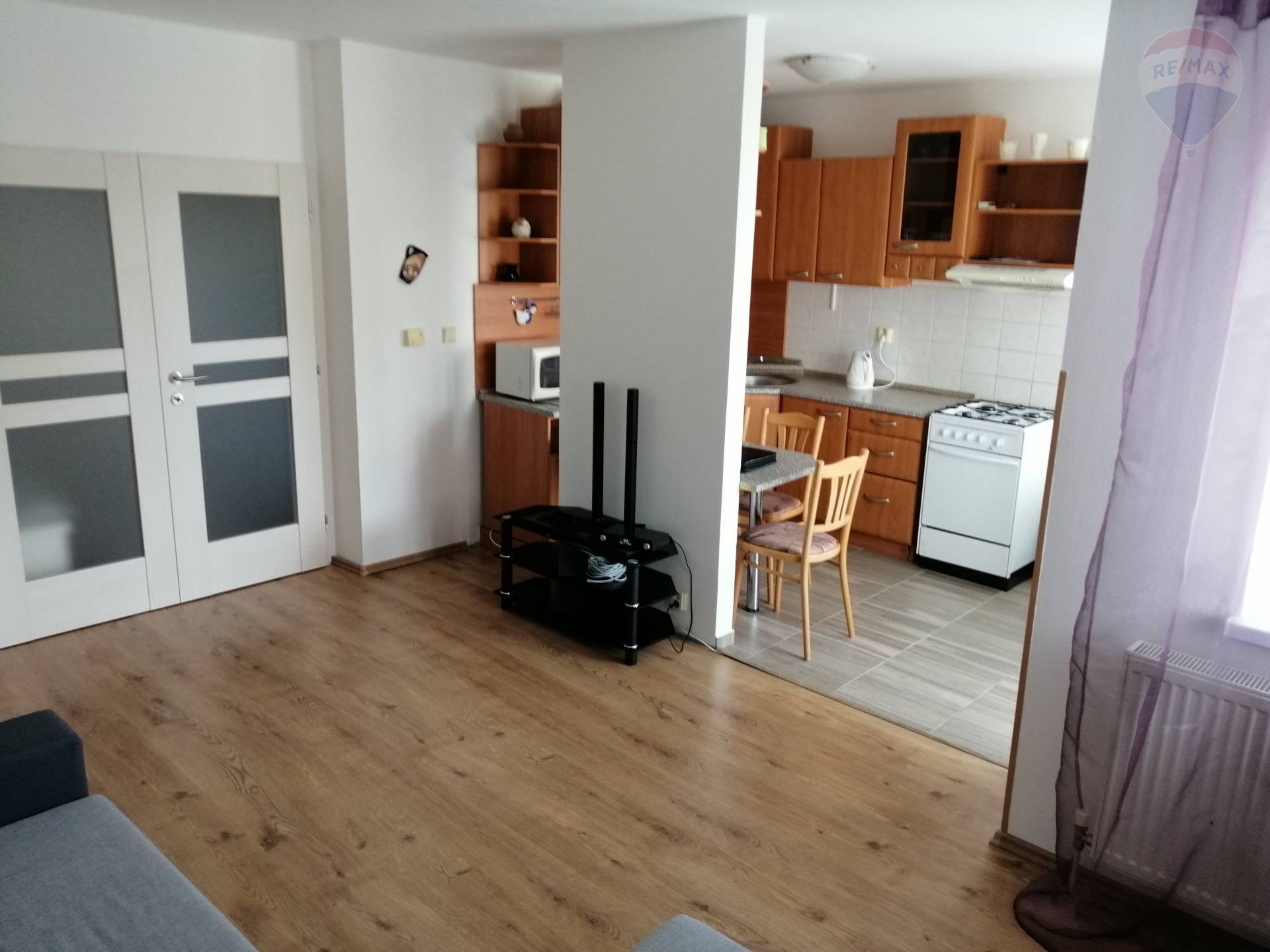 prenájom 2 izbový byt Nitra, Čermáň