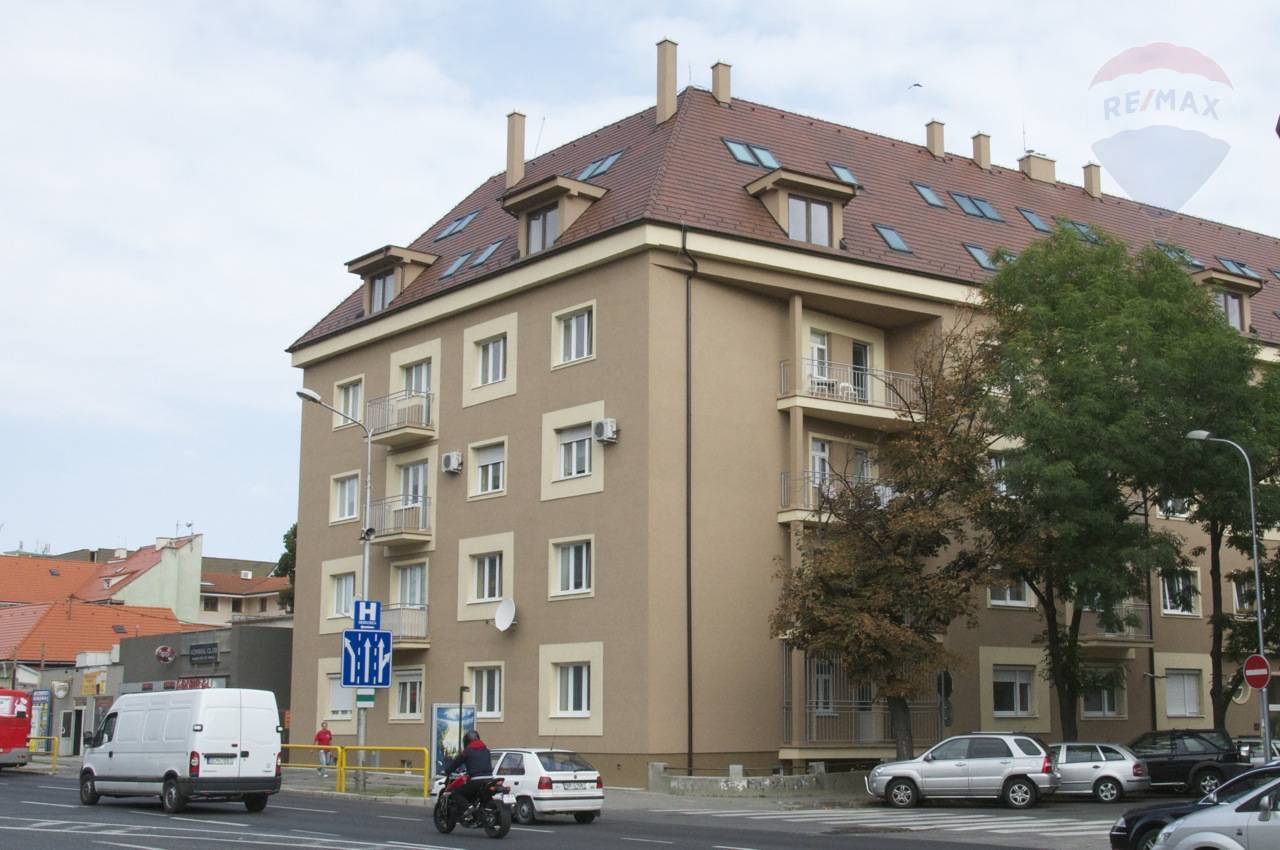 Predaj garsónka v exkluzívnej lokalite v centre mesta Nitra vhodná aj ako investícia.