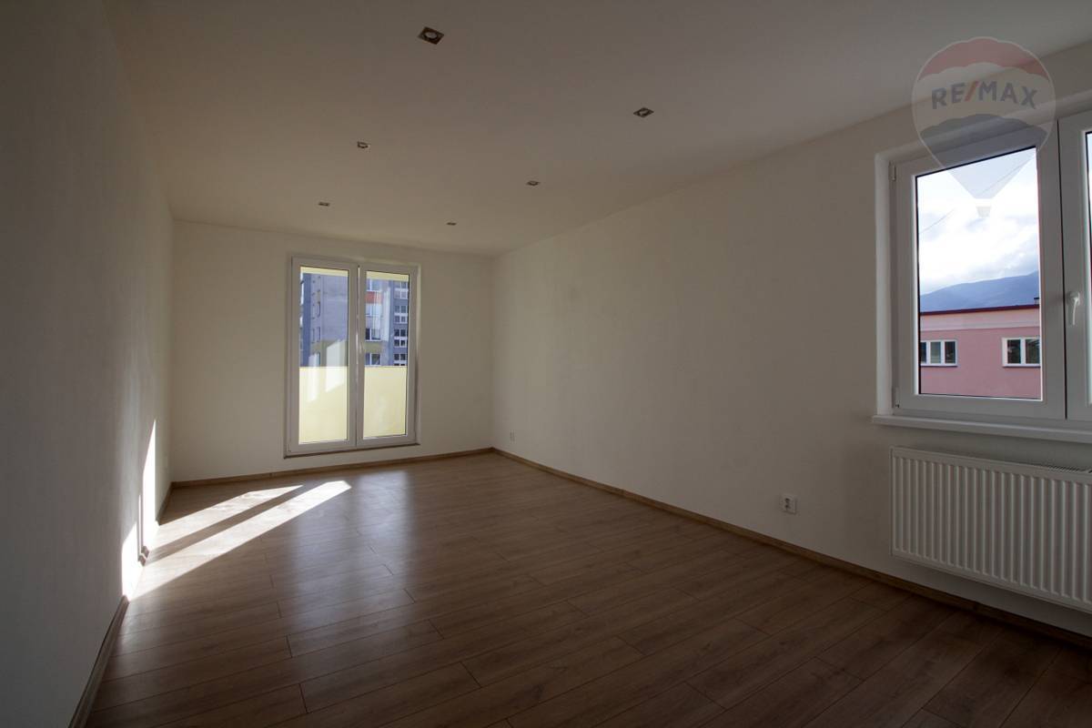 NA PREDAJ: 2 izbový byt /56 m2/ s balkónom rekonštrukcia, centrum, Martin