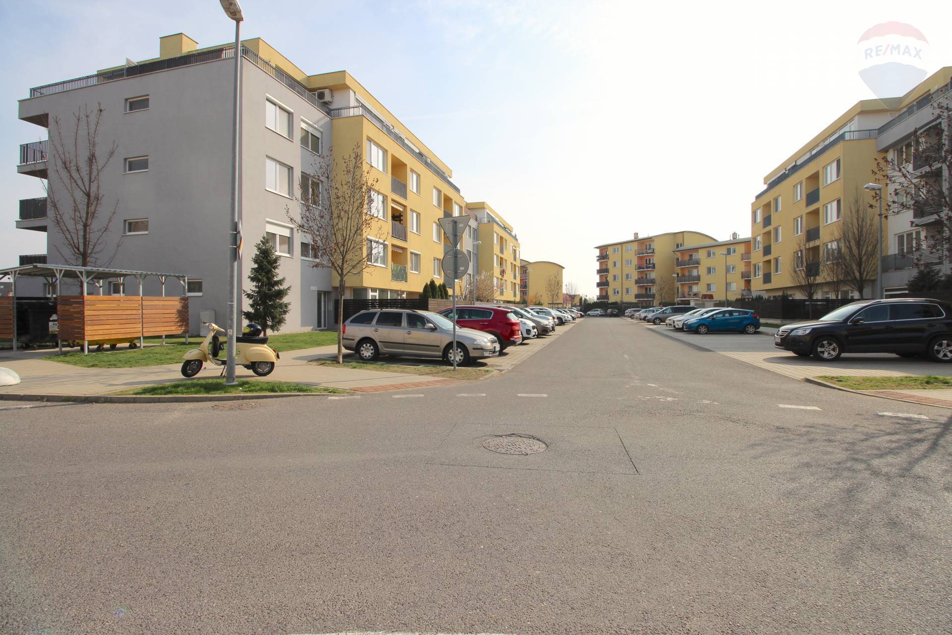 NOVÁ CENA - Na predaj zariadený 3-izbový byt s parkovaním na Opletalovej ulici