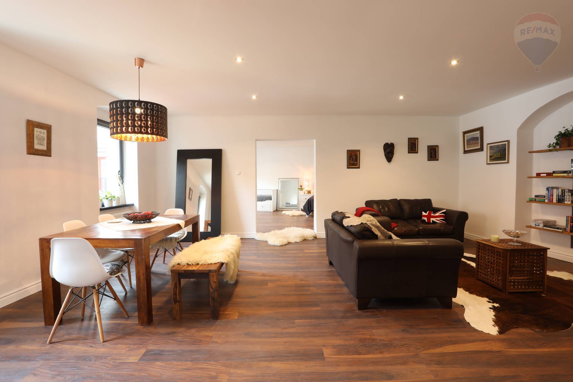Sale of an elegant and exclusively renovated apartment directly in the city center of Bratislava