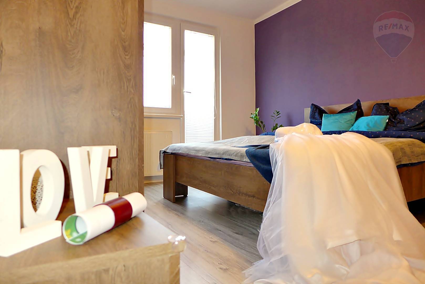 REZERVOVANÉ 2 izbový byt, 56 m2 - balkón, kompletná rekonštrukcia ul. Lúčna sídl. Žabník - PRIEVIDZA