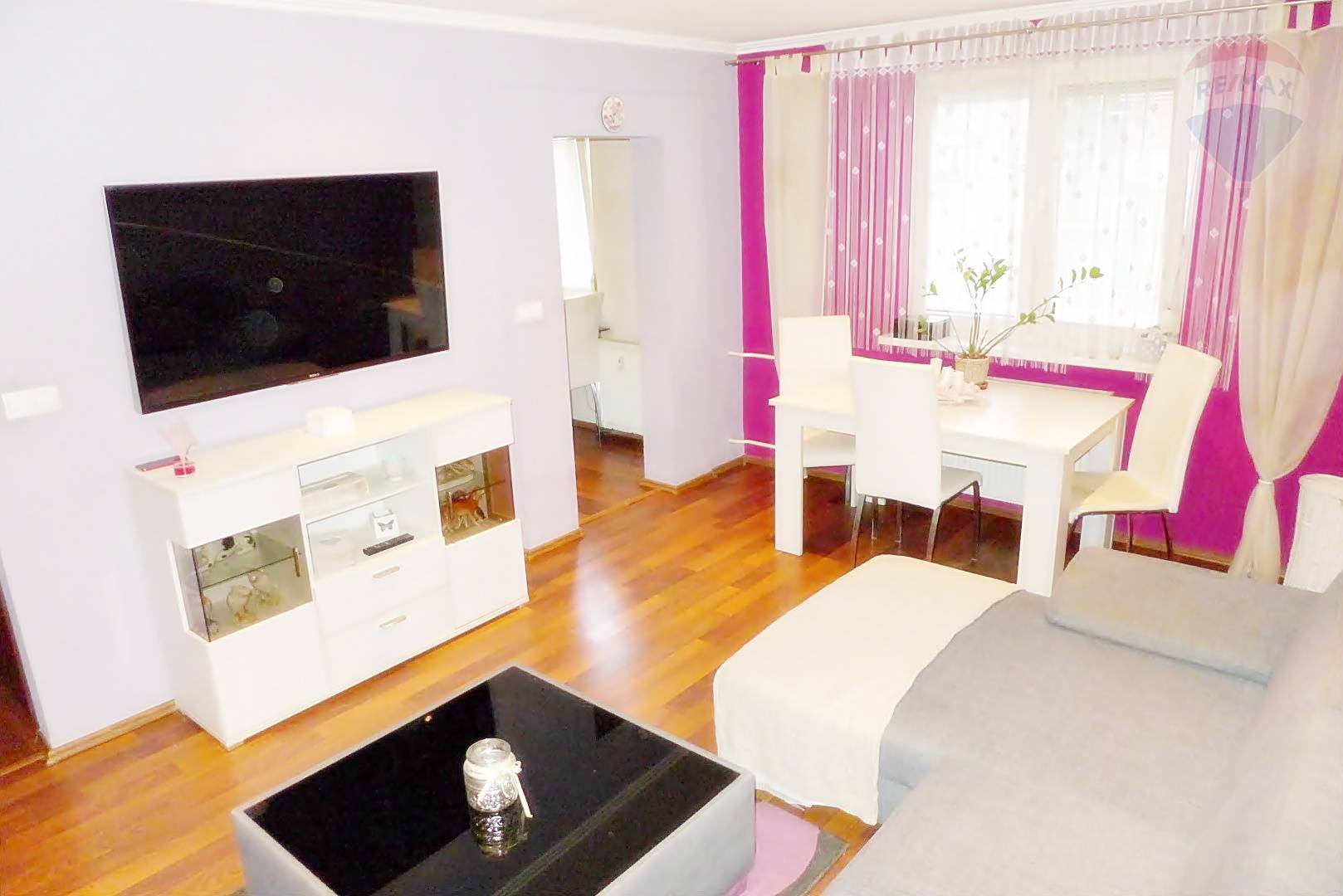 2 izbový byt 55 m2 ul. Šumperská - prízemie - širšie centrum mesta PRIEVIDZA