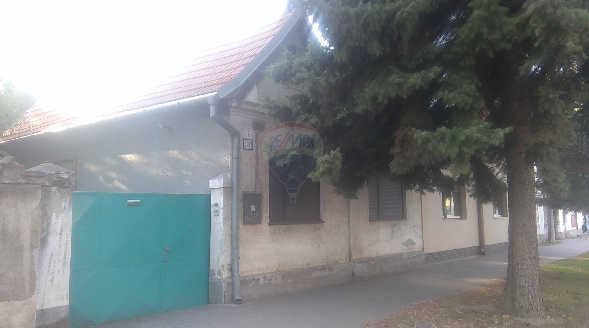=RE/MAX= Na predaj 2 izbový rodinný dom, 69 m2, 89 m2 pozemok