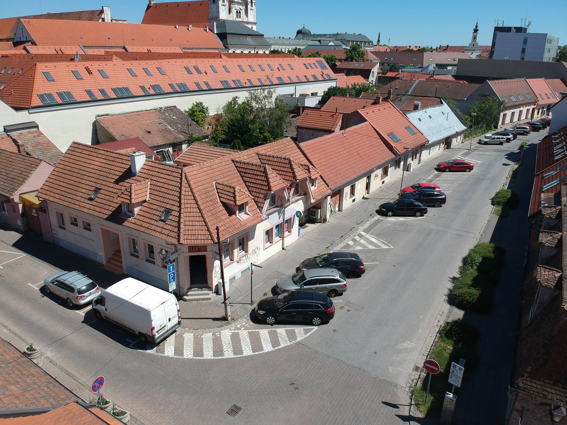 RE/MAX predáva nehnuteľnosť rodinný dom s nebytovými priestormi v historickom centre mesta Trnava