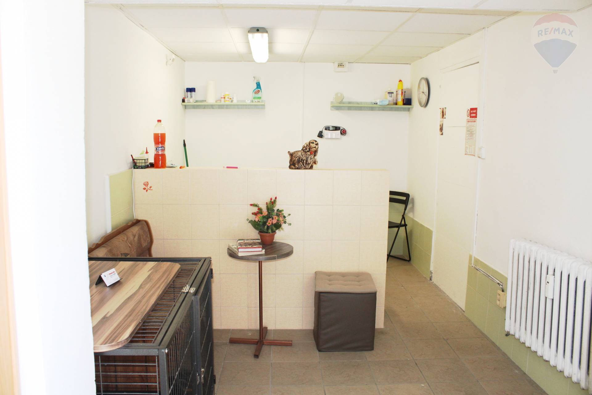 Predaj, nebytový priestor 13,25 m2, vchod z ulice, Petržalka