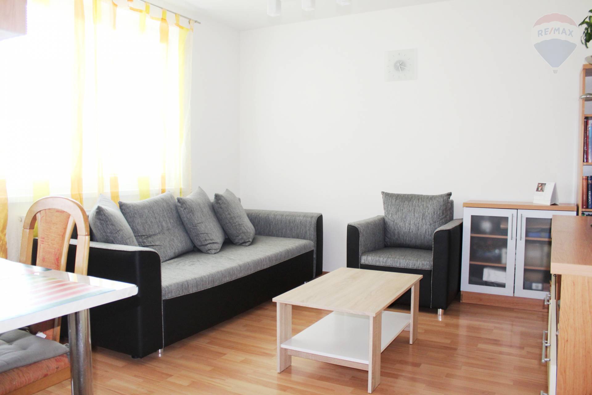 Predaj, 2-izbový byt s balkónom, novostavba, (47 m2), zariadený