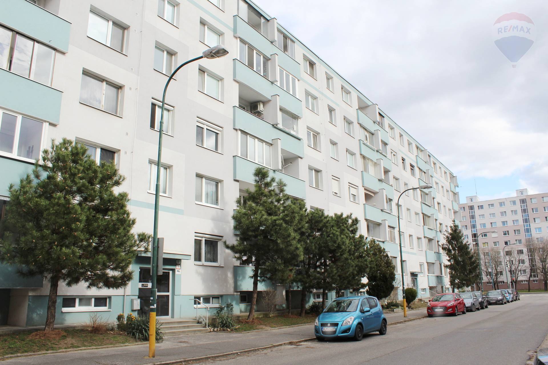 Predaj, 3-izbový byt na začiatku Petržalky (69 m2) s loggiou