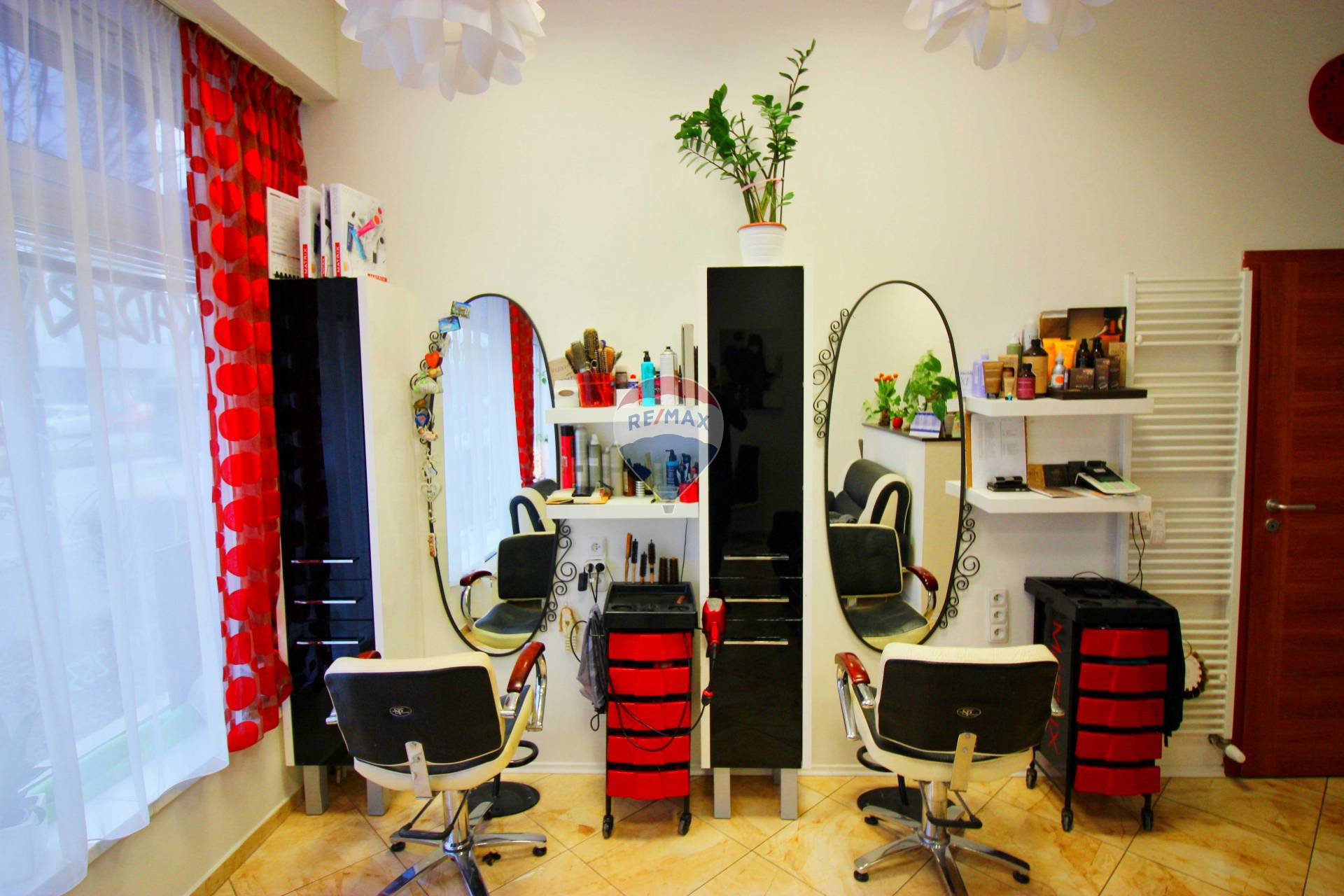 PREDAJ komerčný priestor 43,5 m2, Bratislava- Podunajské Biskupice